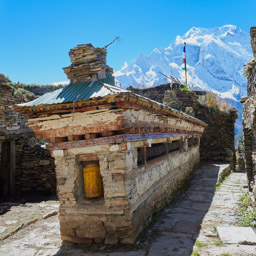 Ghyaru, a stunning little town that seems to never change.        28°38'32