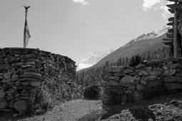 Hiking behind and up from Manang. A summer settlement for yak herders.        28°39'14