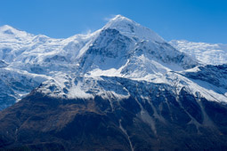 On the way to Yak Kharka.        28°41'3