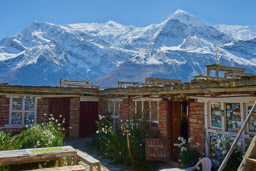 A hike to Gunsang from Manang and back.        28°41'4