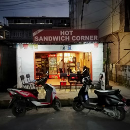 A favorite place for sandwiches.        28°12'37
